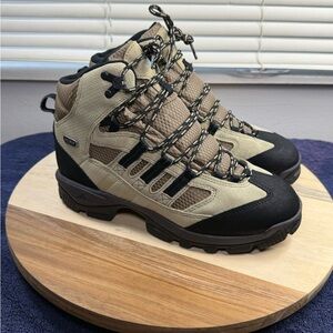Adidas Geofit Hiking Boots (Women’s 7.5)